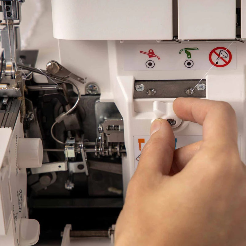 PFAFF® admire™ air 5000 Overlock Machine