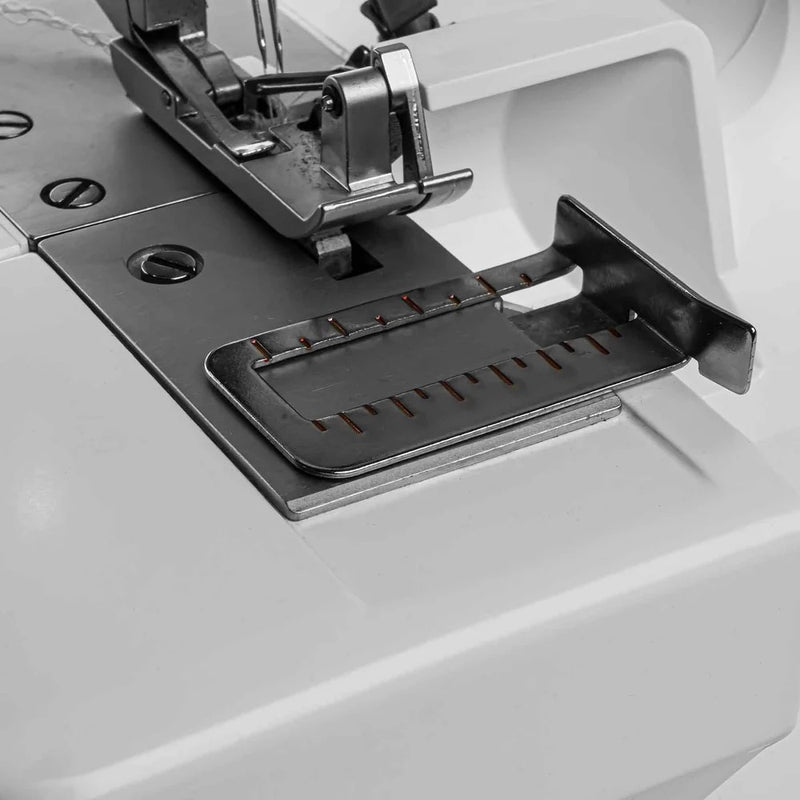 PFAFF® admire™ 1000 Overlock Machine