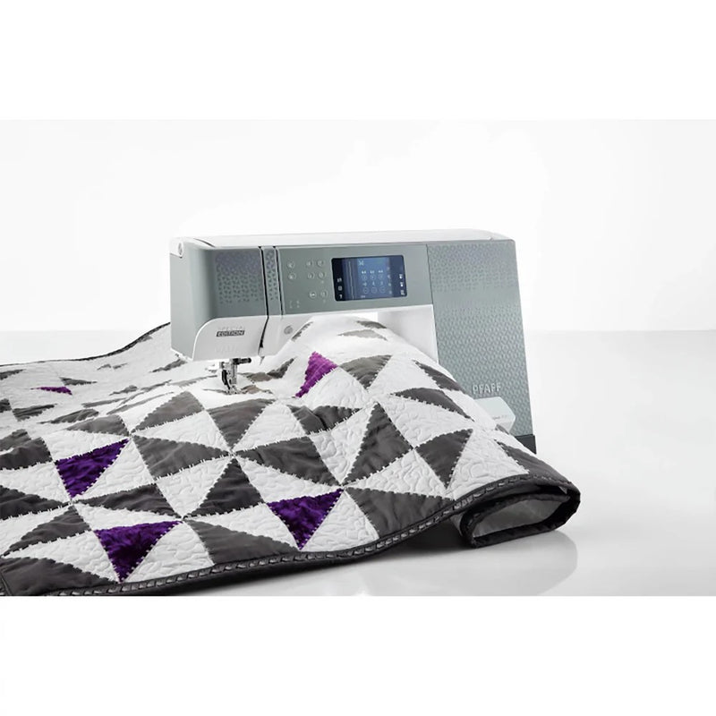 PFAFF® quilt expression™ 720 Sewing Machine Special Edition