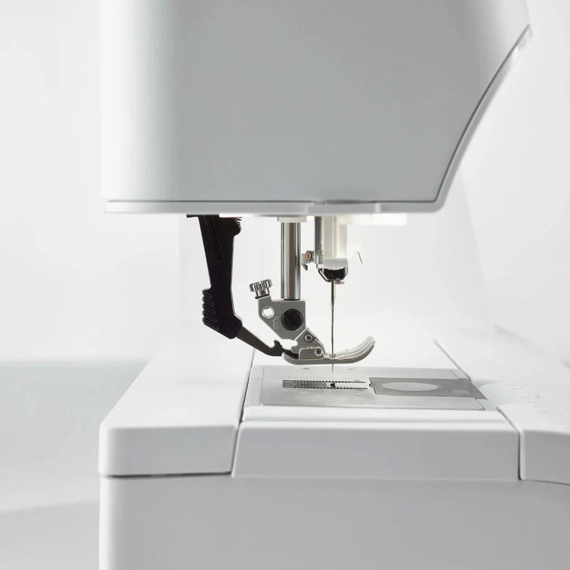 PFAFF® quilt expression™ 720 Sewing Machine Special Edition